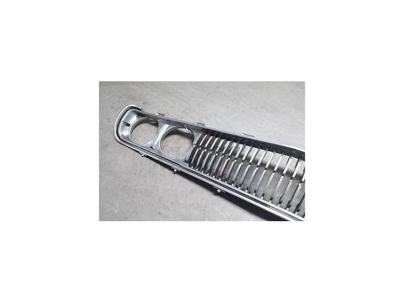 Nissan 620 Pick-up - Grelha principal