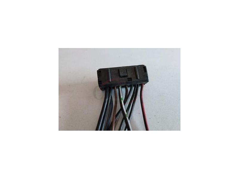 Mercedes-Benz W124 - Ficha de ligação para interruptor emergência