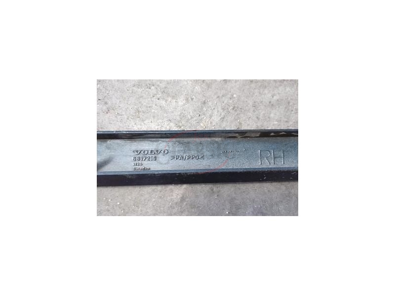 Volvo 850 - Friso inferior farol direito (FASE I)