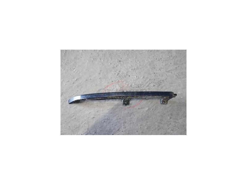 Nissan Primera P10 - Friso inferior farol direito