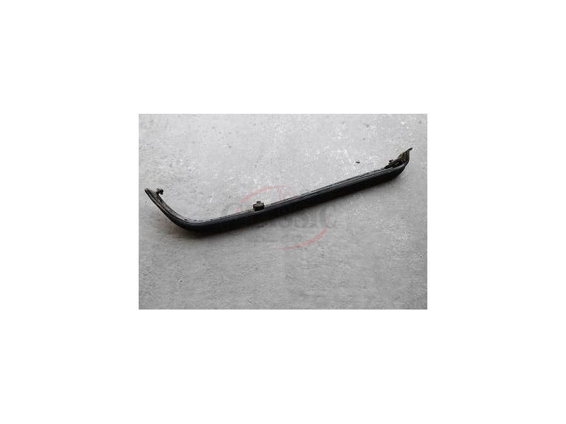 Mercedes-Benz W123 - Friso embelezador tras esquerdo (PRETO)