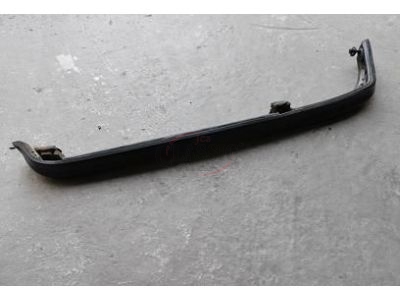 Mercedes-Benz W123 - Friso embelezador tras direito (PRETO)