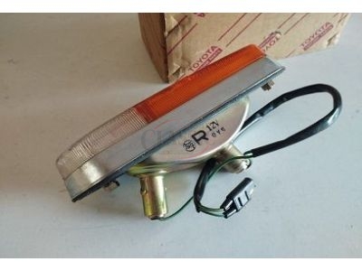 Toyota Corolla KE10 - Farolim frente direito