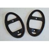 VW Carocha 61-67 - Jogo de 2 borrachas do suporte dos farolins  tras