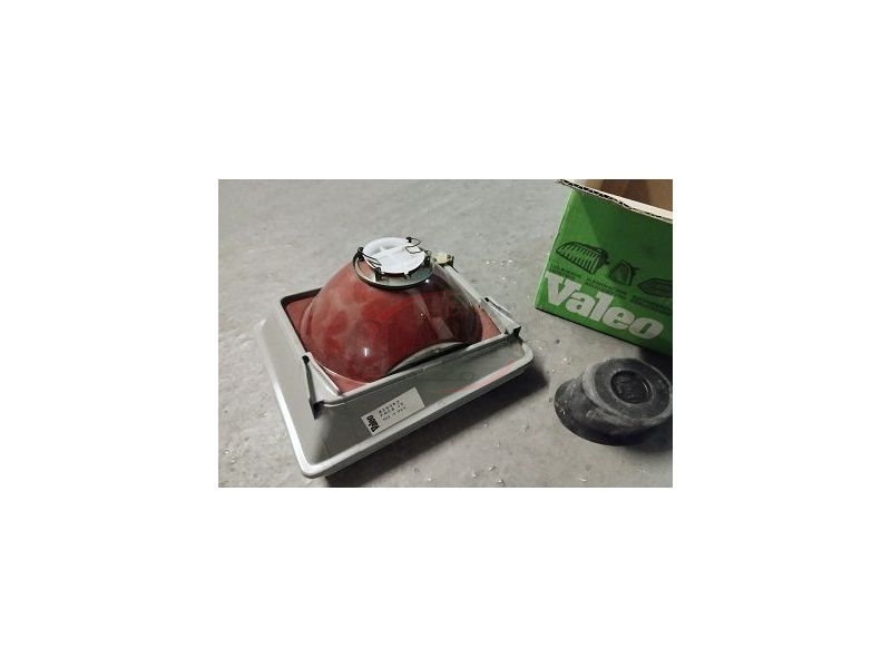 Fiat 127 III Super - Farol principal direito CE (KINBY)