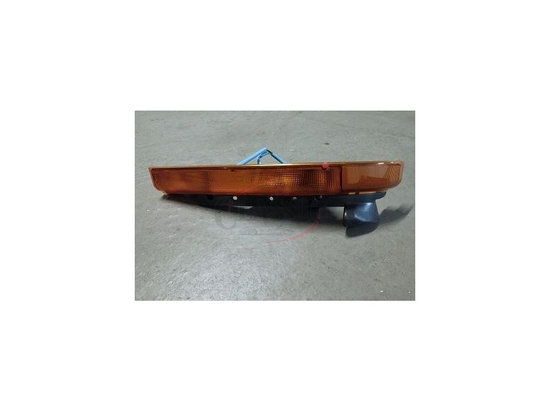 Mitsubishi Canter FE531 / Mitsubishi Canter FE649 - Farolim frente esquerdo (VALEO)