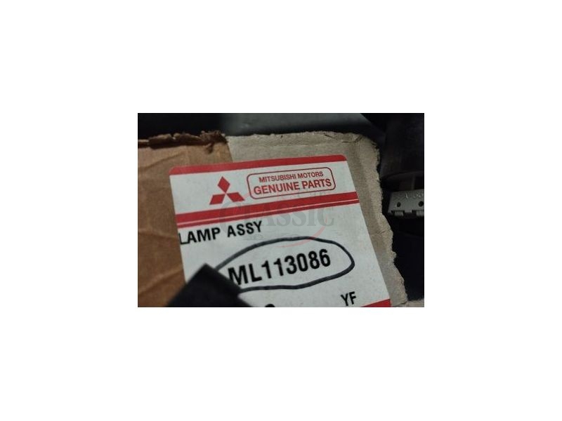 Mitsubishi Canter FE531 / Mitsubishi Canter FE649 - Farolim frente esquerdo (VALEO)