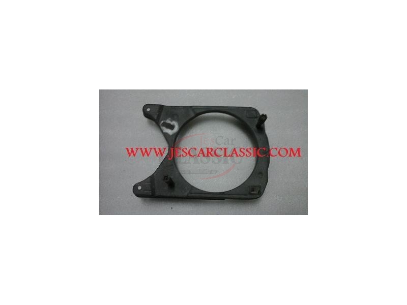 Opel Kadett D - Suporte de fixação farol principal esquerdo (BOSCH)