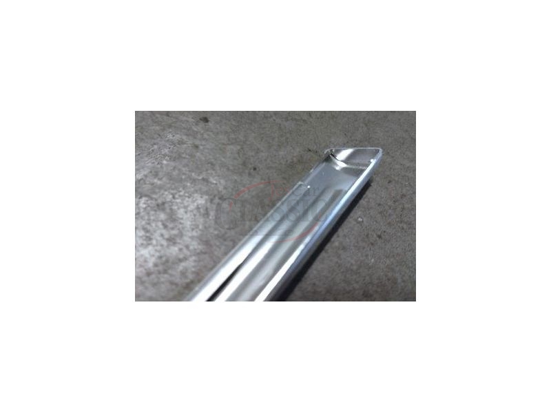 BMW Serie 02 E10 - Friso do capot lateral esquerdo