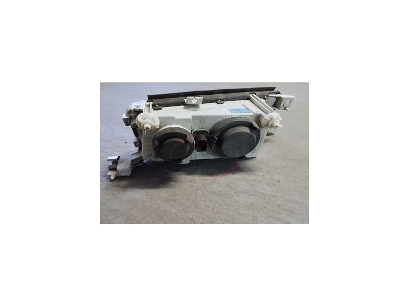 Skoda Octavia I - Farol principal esquerdo H4+H3 (SKODA / HELLA)