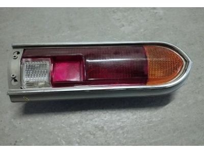 Datsun 120y - Farolim tras direito