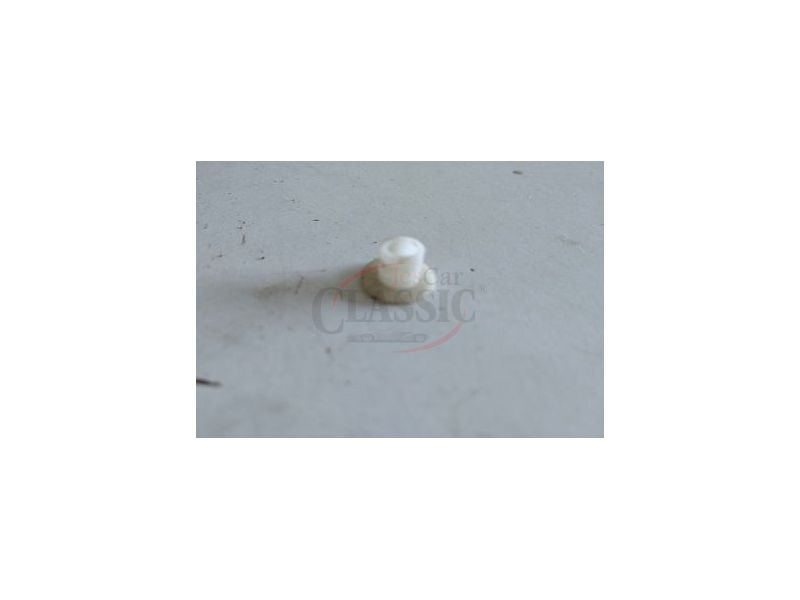 Opel Corsa A - Casquilho de fixação do actuador / Pistola do fecho central