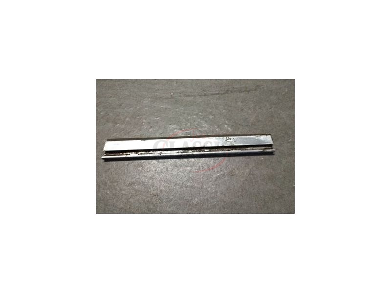 Opel Corsa B - Calha metálica de suporte do vidro porta (320mm)