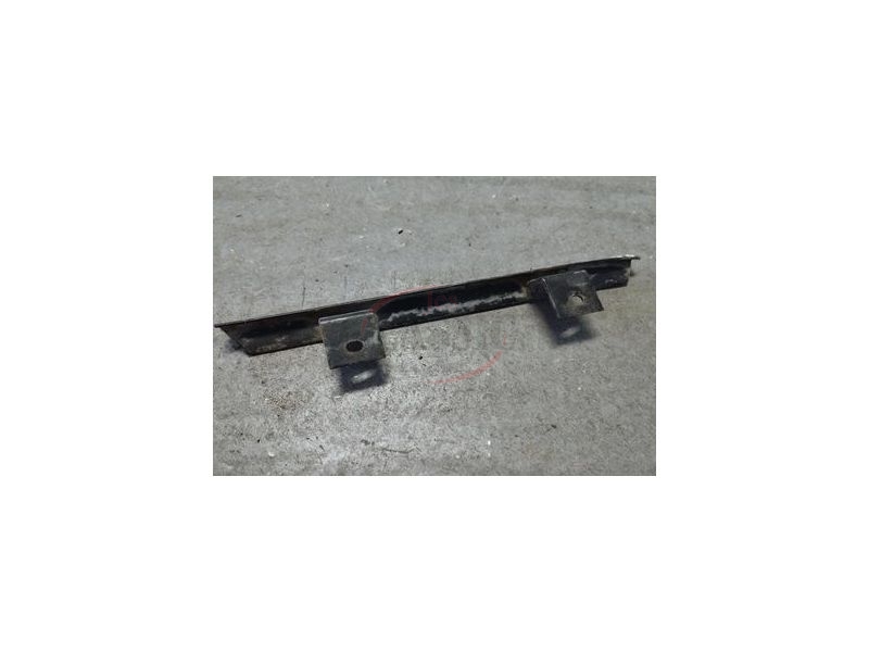 Rover Serie 200 - Calha metálica com raspador do vidro ventilador fixo da porta tras esquerda