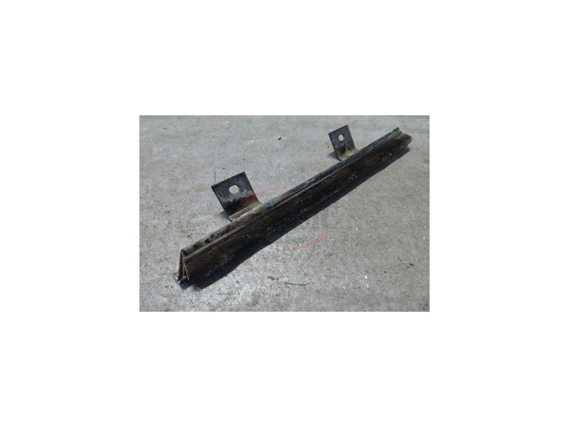 Rover Serie 200 - Calha metálica com raspador do vidro ventilador fixo da porta tras esquerda