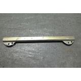 Mercedes-Benz W114/8 / Mercedes-Benz W115/8 - Calha metálica de suporte do vidro porta frente (290mm)