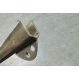 Mercedes-Benz W114/8 / Mercedes-Benz W115/8 - Calha metálica de suporte do vidro porta frente (290mm)