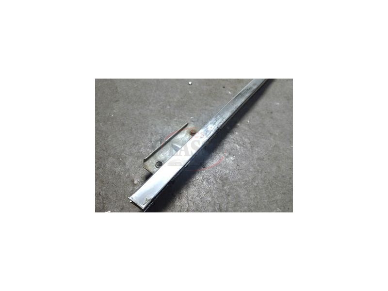 VW Carocha 55-64 - Calha metálica cromada guia do vidro porta frente esquerda (prumo)