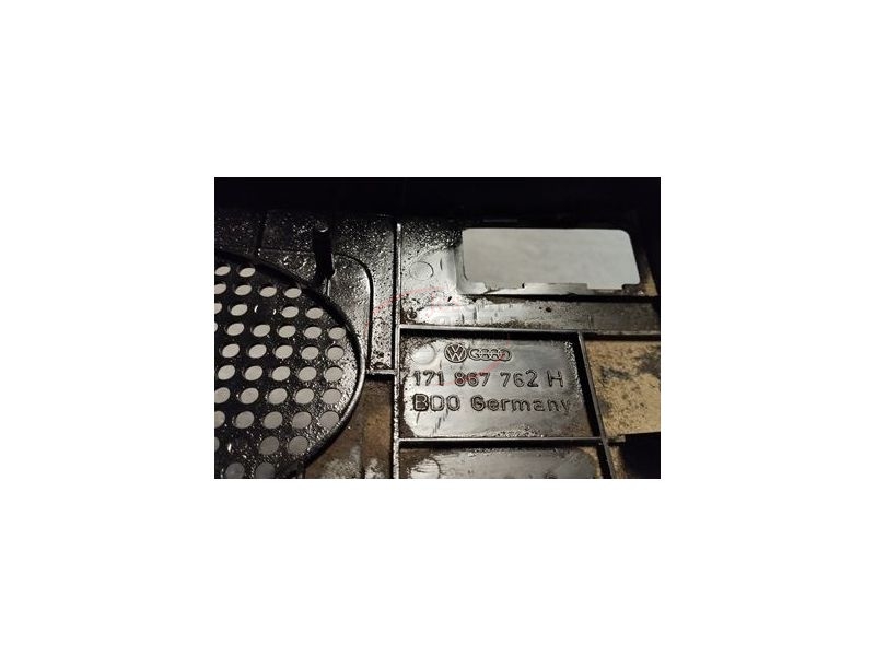 VW Golf I GTI - Apoio / Suporte da chapeleira direito (PRETO)