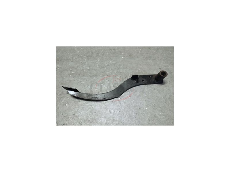 Nissan 100A - Pedal de embraiagem