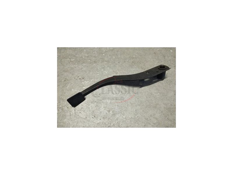 Nissan 100A - Pedal de embraiagem