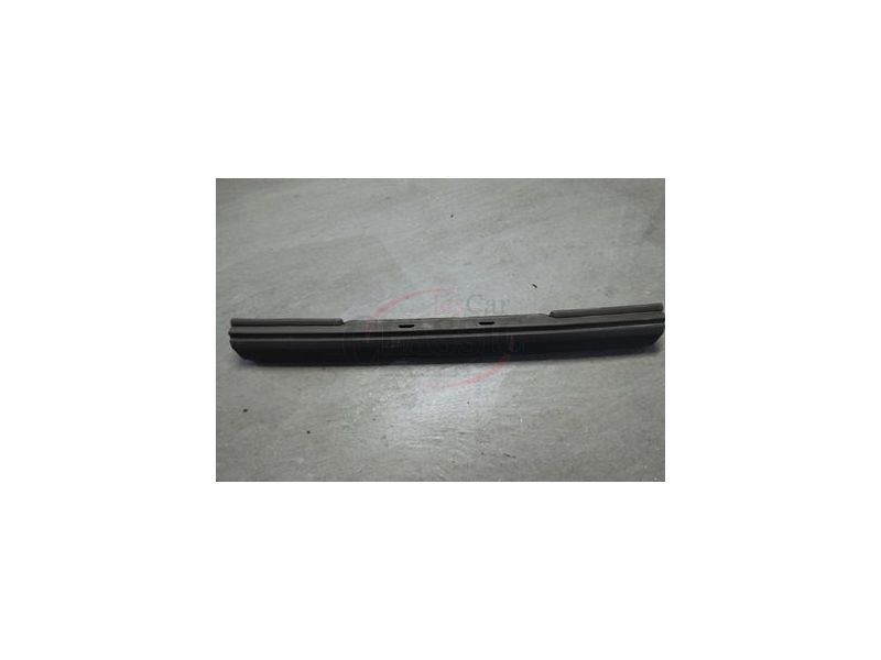 Ford Orion MkI - Para-choques tras (centro)