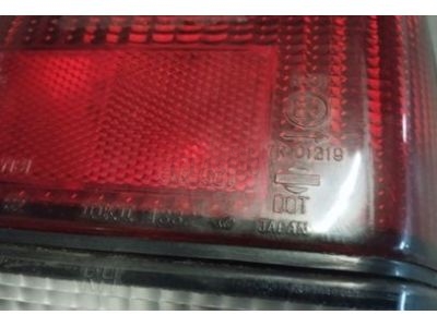 Nissan Bluebird U11 Station - Farolim tras direito (IKI)