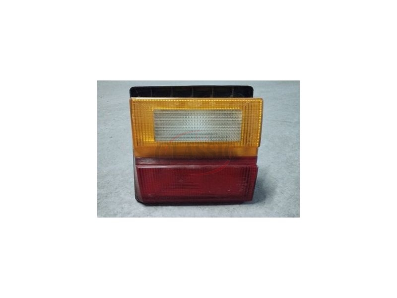 Audi 100 C3 - Farolim tras direito interior (HELLA)