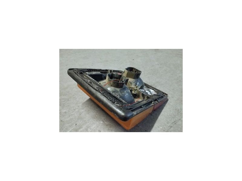 Audi 100 C3 - Farolim tras direito interior (HELLA)