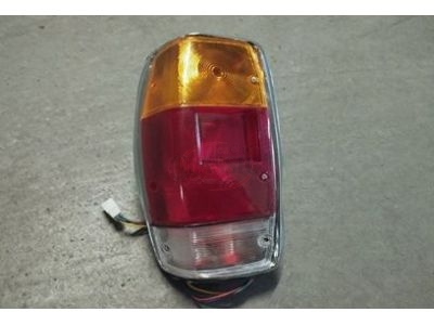 Nissan 120Y Van - Farolim tras esquerdo