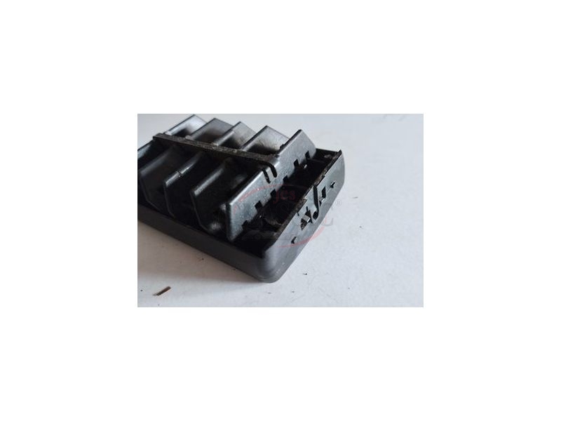 Mercedes-Benz W201 190 - Difusor de ventilação habitáculo lateral direito / esquerdo