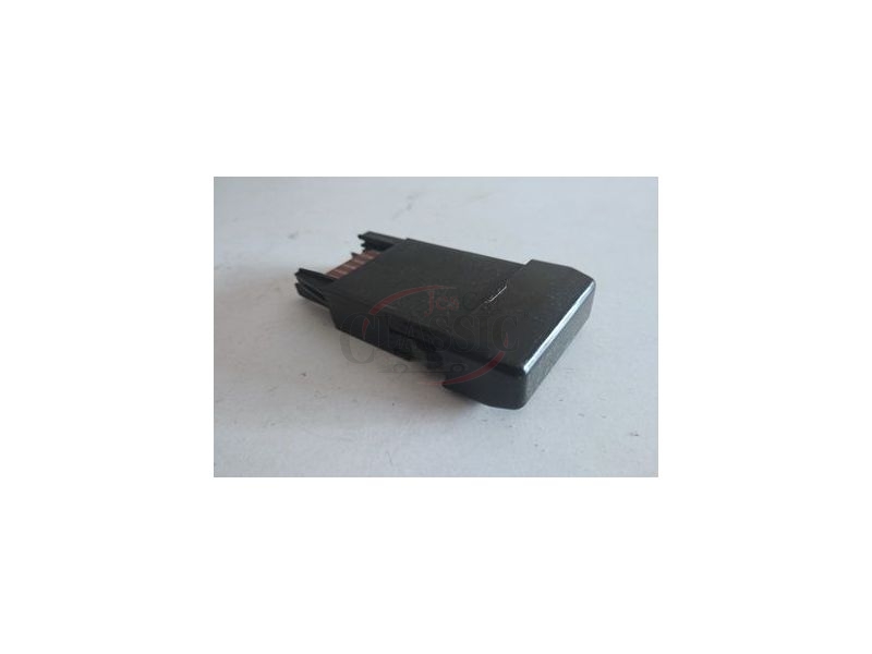 Renault 21 I - Receptor do fecho central (NEIMAN)