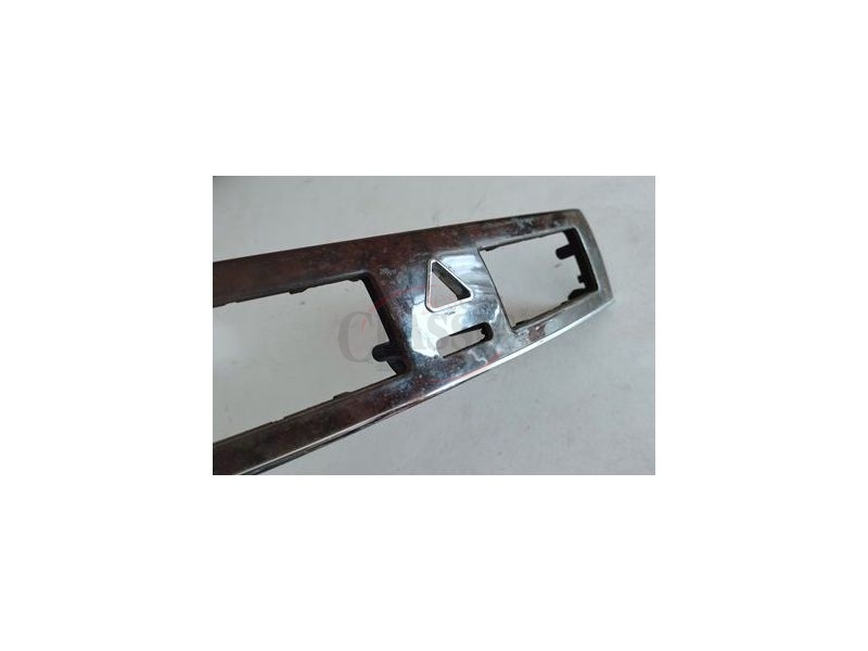 Mercedes-Benz Class C W203 - Moldura / Guarnição para interruptores