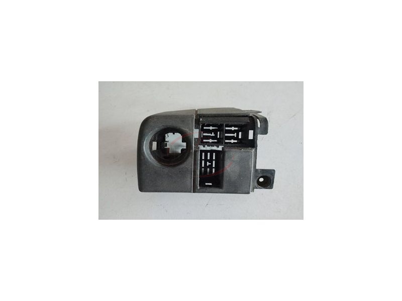 Opel Corsa A - Moldura de interruptores