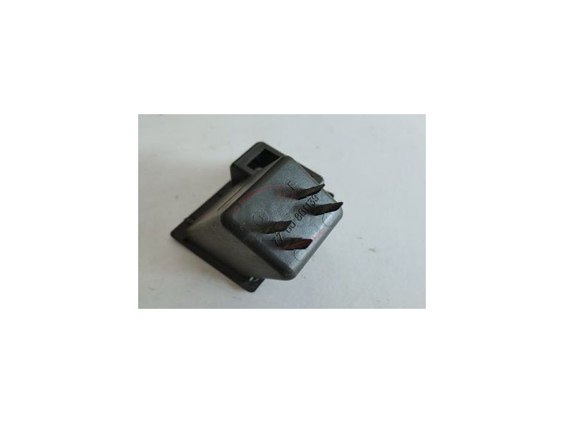 Renault Clio I - Porta objectos de tablier com encaixe para interruptor