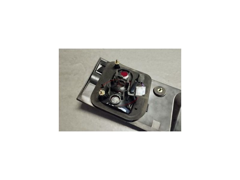 Volvo V40 - Farolim traseiro central mala (SCINTEX - VOLVO)