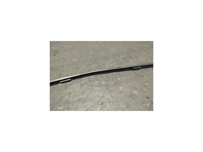Nissan 1200 B110 - Friso capot