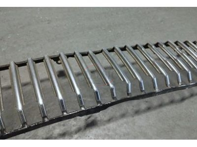 Toyota Corolla II KE20 - Grelha principal (Fase I - Versão Deluxe)