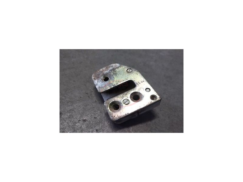 Renault 9 / Renault 11 / Renault 18 - Batente de fechadura porta frente / traseira direita