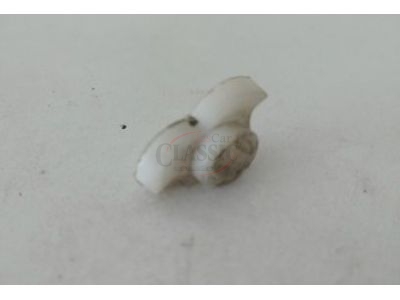 Renault 9 / Renault 18 - Mola plástica do cilindro fechadura tampa mala