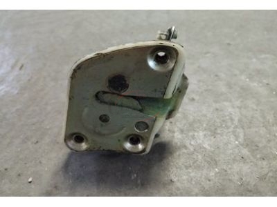 Toyota Corolla II KE20 - Mecanismo de fechadura porta traseira esquerda