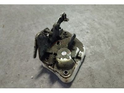 Toyota Corolla II KE20 - Mecanismo de fechadura porta traseira esquerda