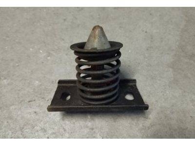 Toyota Corolla II KE20 - Espigão do fecho capot