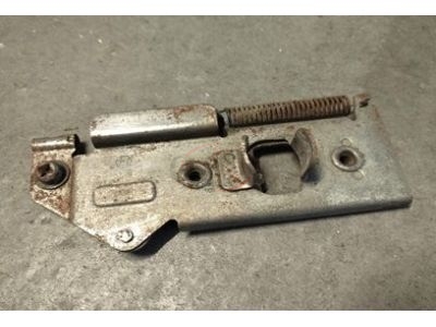 Toyota Corolla II KE20 - Mecanismo de fecho capot