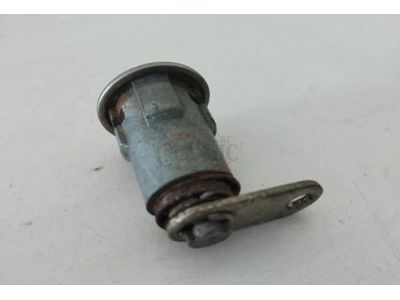 Toyota Corolla II KE20 - Canhão / Cilindro da fechadura tampa mala (Sem chave)