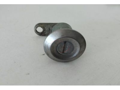 Toyota Corolla II KE20 - Canhão / Cilindro da fechadura tampa mala (Sem chave)