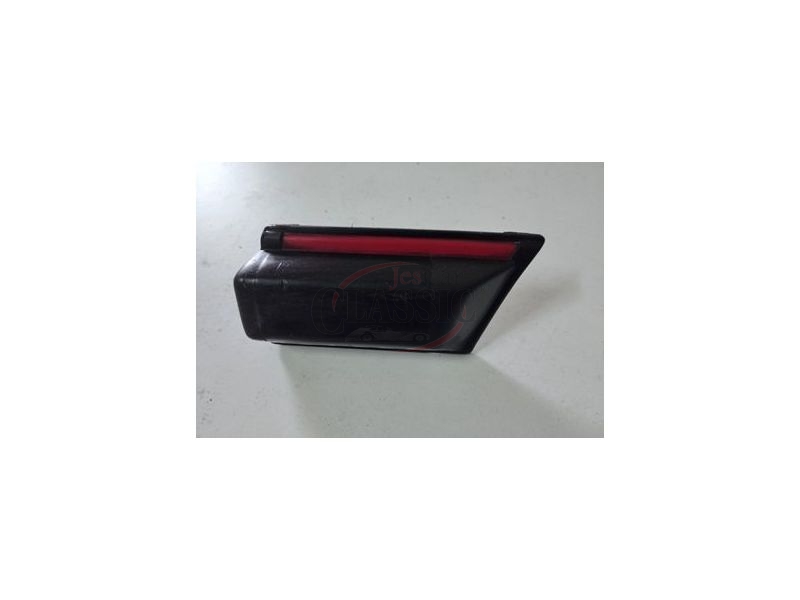 VW Golf II GTI - Friso embelezador do guarda lamas frente direito