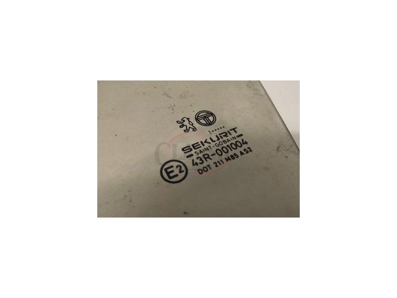 Peugeot 205 / Peugeot 309 - Vidro da porta frente esquerda (Bronze - 5 Portas)