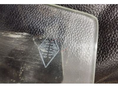 Peugeot 204 Break / Peugeot 304 Break - Vidro da porta tras direita / esquerda (Incolor)