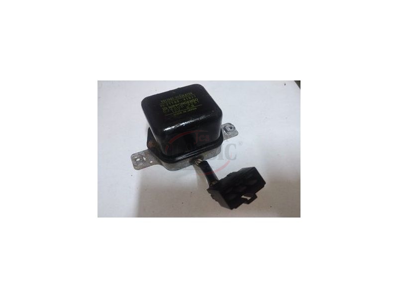 Toyota Land Cruiser / Toyota Hilux - Regulador de tensão (NIPPONDENSO)